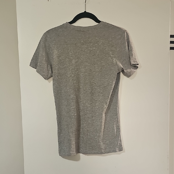 Francesca's Collections Gray Tee with American Flag Lips - Picture 4 of 4